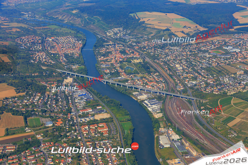 Die Luftaufnahme der Stadt Veitshoechheim wurde vom UL-Flugzeug heraus erstellt ( keine Drohne )- hohe Auflösung für beste Qualität