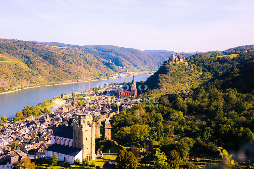 oberwesel-1412 | Blick auf Oberwesel, die Martinskirche, die Liebfrauenkirche und die Schönburg. - Realisiert mit Pictrs.com