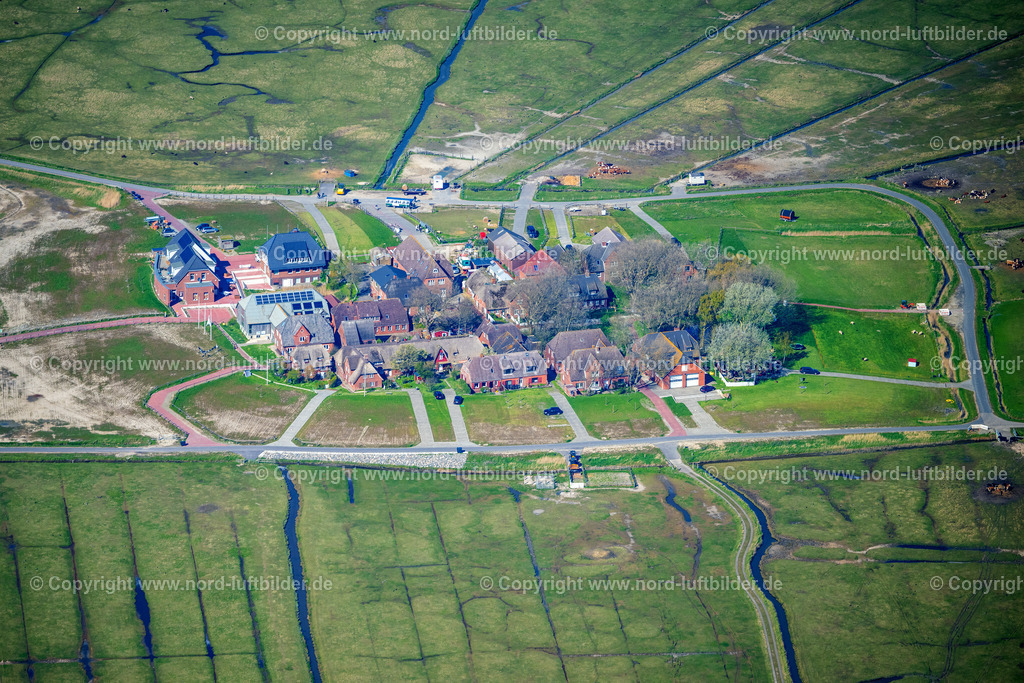 Hallig_Hooge_Hanswaft_ELS_9637300423 | HOOGE 30.04.2023 Warft im Ortsteil Hanswarft auf Hallig Hooge im Bundesland Schleswig-Holstein, Deutschland. // Terps in the district Hanswarft on Hallig Hooge in the state Schleswig-Holstein, Germany. Foto: Martin Elsen