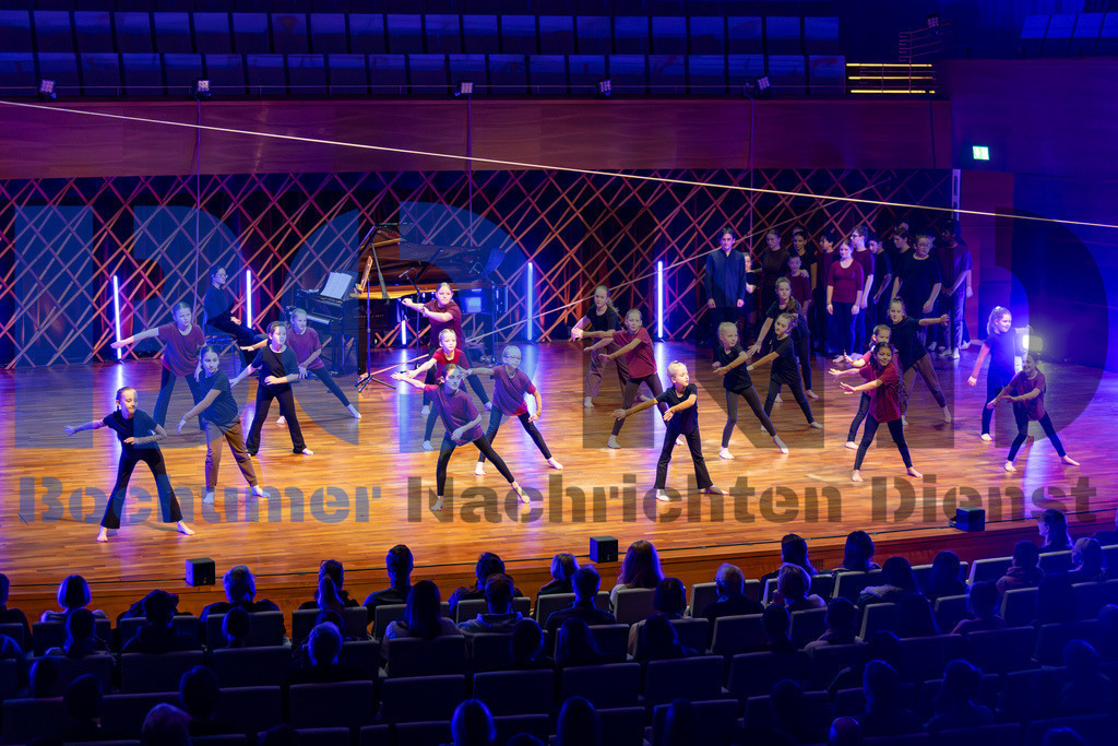 SES_ZWIBOC20250204-23 | bond - Realisiert mit Pictrs.com