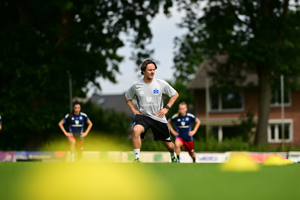 Fußball I Frauen I Saison 2025-2026 I Testspiel I Hamburger SV - Holstein Kiel | Der Sportfotograf. - Realisiert mit Pictrs.com