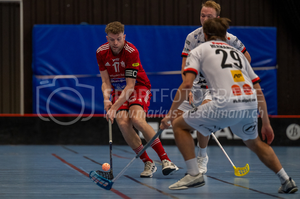 Strängnäs IBK vs Höllvikens IBF - 30. September 2023 | Strängnäs IBK vs Höllvikens IBF
Thomas Arena, Strängnäs
Kalle Karlsson K (#17 Strängnäs IBK).
Bild: Sportfotografie Markus Aeschimann | www.markus-aeschimann.ch - Realisiert mit Pictrs.com