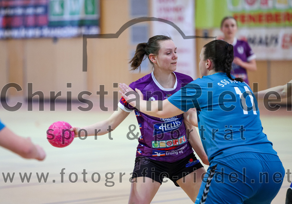2023-03-11_020_SpVgg_Altenerding_gegen_SSG_Metten_Frauen | Erding, Deutschland, 11.03.2023:
Handball, Bezirksoberliga Frauen Altbayern 2022 / 2023, 13. Spieltag, SpVgg Altenerding gegen SSG Metten, Endergebnis: 32:26

Julia Kranich (SpVgg Altenerding, #9), Ramona Achatz (SSG Metten, #11)

Foto: Christian Riedel / fotografie-riedel.net