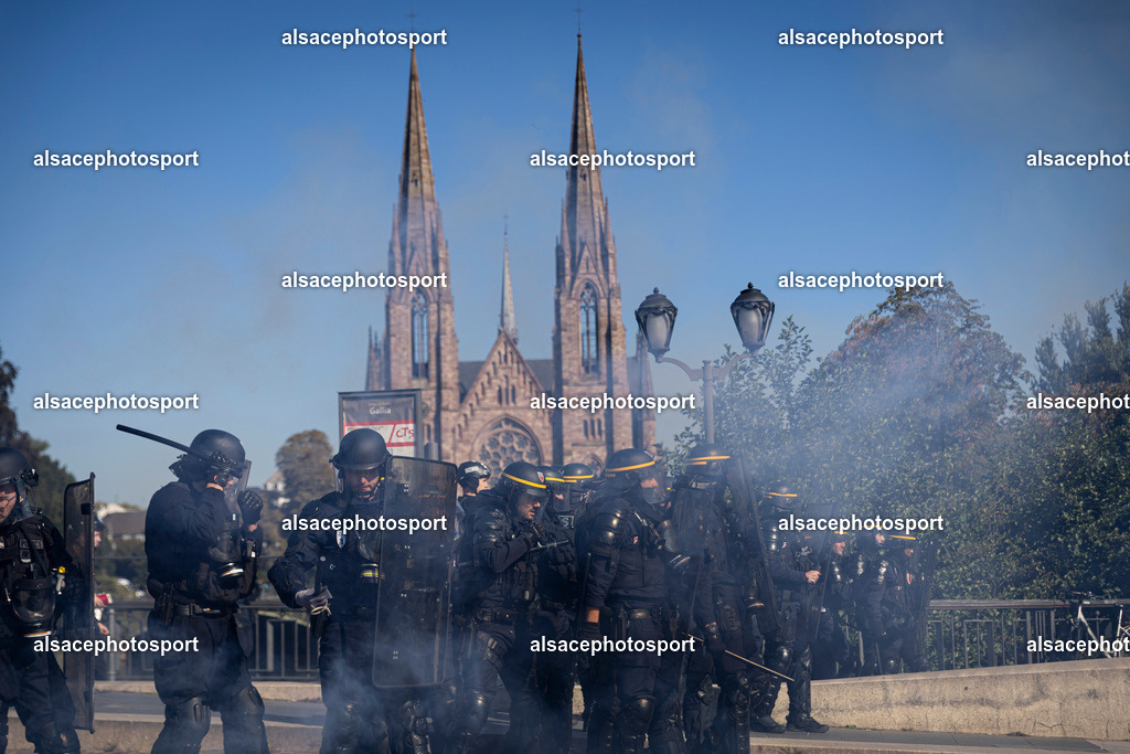 _B7A0384 | manifestation de lycéens à Strasbourg, le 6 octobre 2026, dans le cadre d’un mouvement national de protestation contre les conditions d’apprentissage. - Realisiert mit Pictrs.com