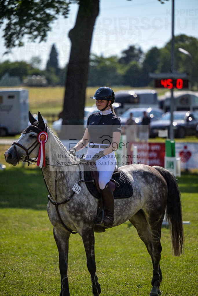 Reitturnier Voxtrup | Entdecke hochwertige Reitturnierfotos von Foto Oger. Professionell, emotional und authentisch – jetzt Lieblingsmomente im Shop bestellen.Deutschlandweite Turnierfotografie. - Realisiert mit Pictrs.com