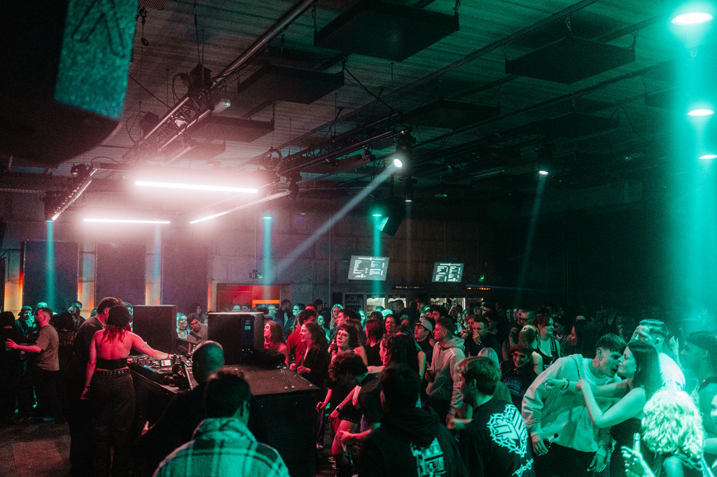 DO01030097 | thismomentpictures - Realisiert mit Pictrs.com