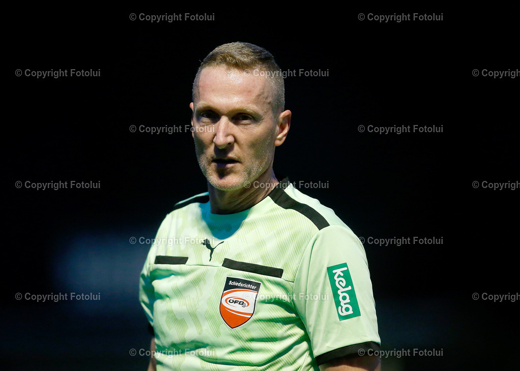 A_LUI_120925_14 | SPORT FUSSBALL REGIONALLIGAMITTE  ASKOE OEDT-USV ST.ANNA/AIGEN 12..09.2025 IM BILD: SCHIEDSRICHTER CHRISTIAN MAIER FOTO:FOTOLUI