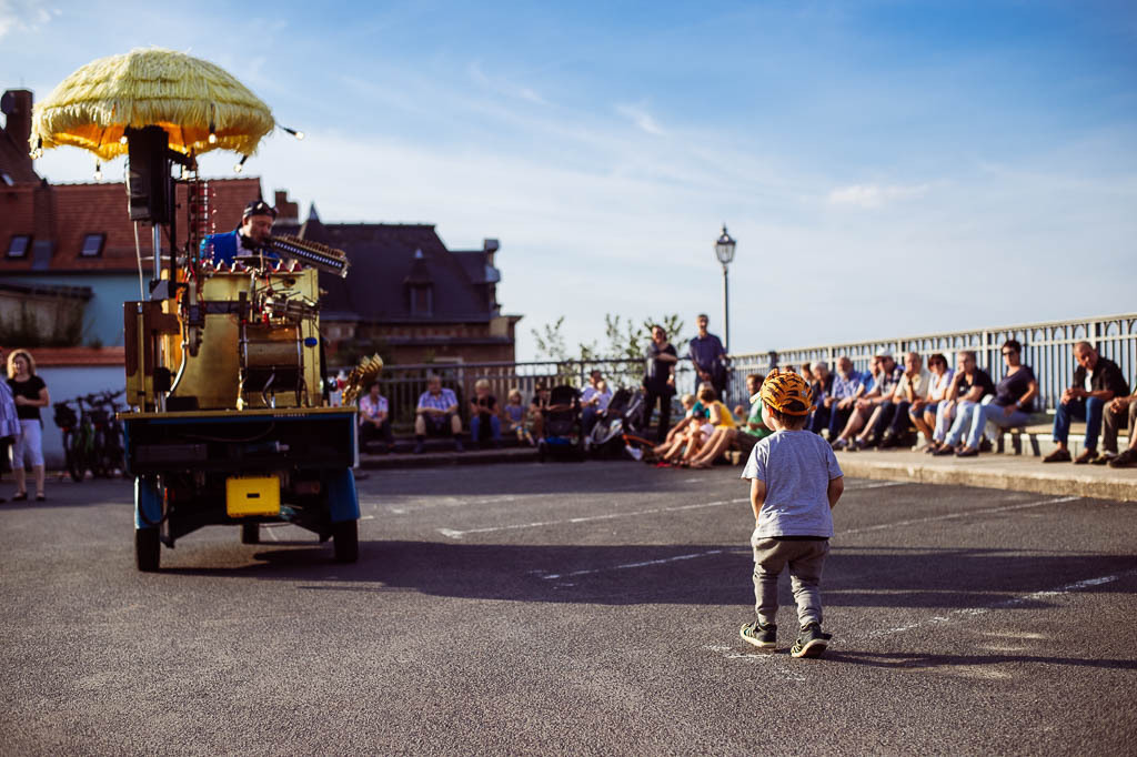 Universal Druckluft Orchester | Das Universal Druckluft Orchester mit Peter Till am Forte Belvedere Leisnig zum Festival Hallo Leisnig 2022. - Realisiert mit Pictrs.com