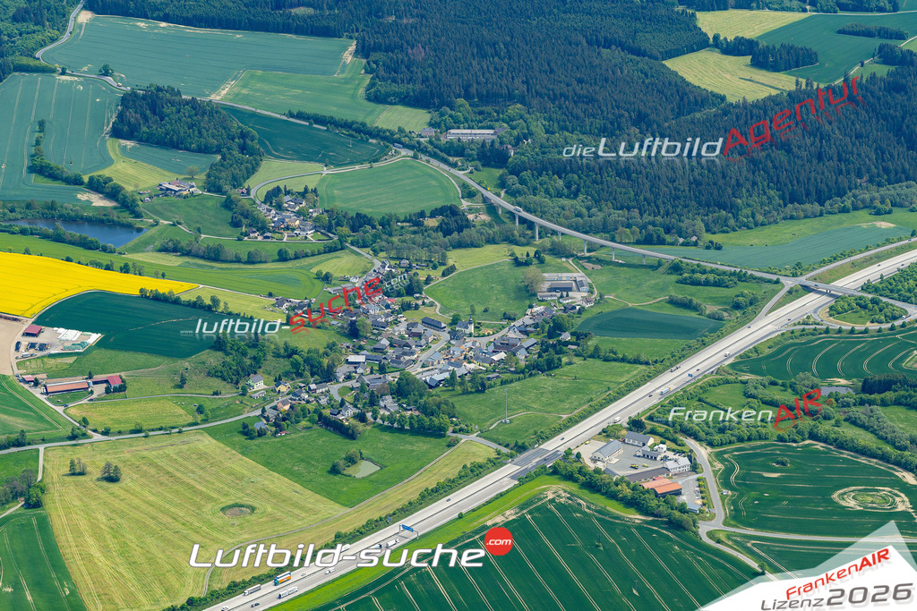 Die Luftaufnahme Blintendorf - Gefell wurde 2022 vom Flugzeug aus (keine Drohne) erstellt. Hohe Auflösung -für große Poster und Wandbilder geeignet - Garantiert!