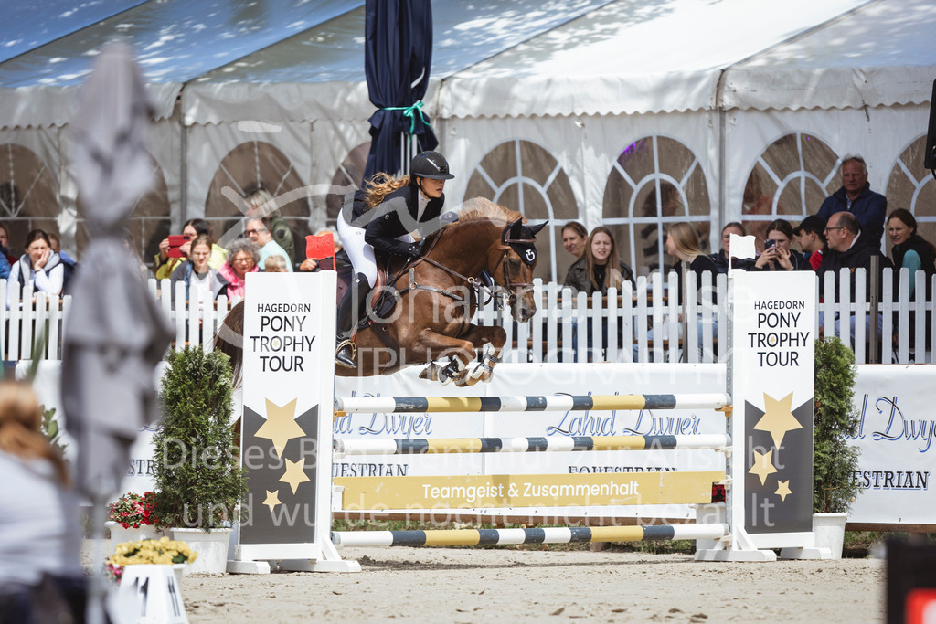 240713_BHO_PonyTrophy-407 | Deine schönsten Turniermomente als professionelle Fotos! Entdecke hochwertige Pferdesport-Fotografie im Online-Shop. Jetzt Fotos finden & bestellen!