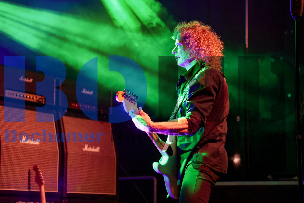 Purple Rising  {date} -  | {headline}(Foto: Sebastian Sendlak / BOND) - Realisiert mit Pictrs.com