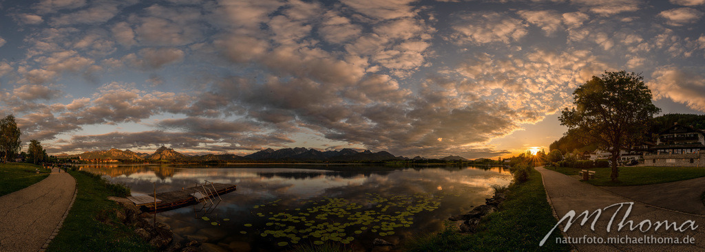 Sonnenuntergangspanorama Hopfensee | Dies ist der Online-Shop von naturfoto.michaelthoma.de. Ich bin leidenschaftlicher Naturfotograf und fotografiere von der Andromedagalaxie bis zum Zwergtaucher, von der Ameise bis zum Orionnebel alles was mit Natur zu tun hat. Hier kann eine Auswahl meine - Realisiert mit Pictrs.com