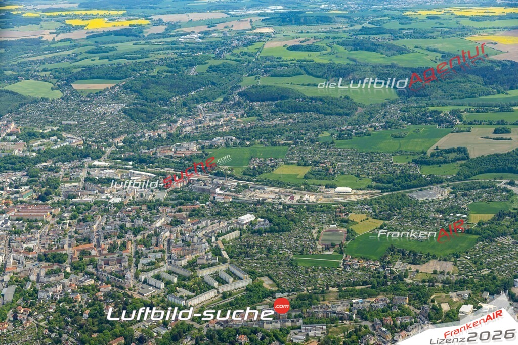 Das Luftbild der Stadt Plauen wurde 2022 vom Flugzeug heraus erstellt (keine Drohnen-Aufnahmen) Aufnahmehöhe ca.450 Meter- hohe Bildauflösung und Druck-Qualität. Garantiert!