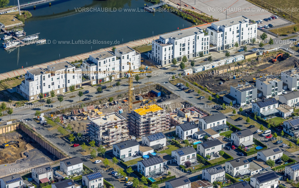 Gelsenkirchen220801475 | Luftbild, Neues Pumpwerk-Gebäude der Emschergenossenschaft nahe der Sutumer Brücken auf der Schleuseninsel zwischen Rhein-Herne-Kanal und Fluss Emscher, Schalke-Nord in Gelsenkirchen, Ruhrgebiet, Nordrhein-Westfalen, Deutschland