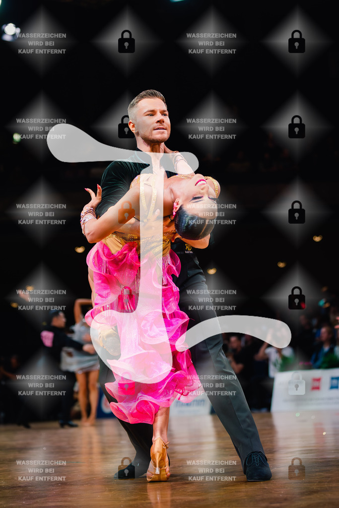 GOC 2025 - WDSF GrandSlam Latin 47-49th (69) Robin Goldmann _ Stefani Ruseva (Bulgaria)-2025-08-23-1247 | Webshop for digital downloads and prints of dance sport, event & show photographer Julian Link - Realisiert mit Pictrs.com