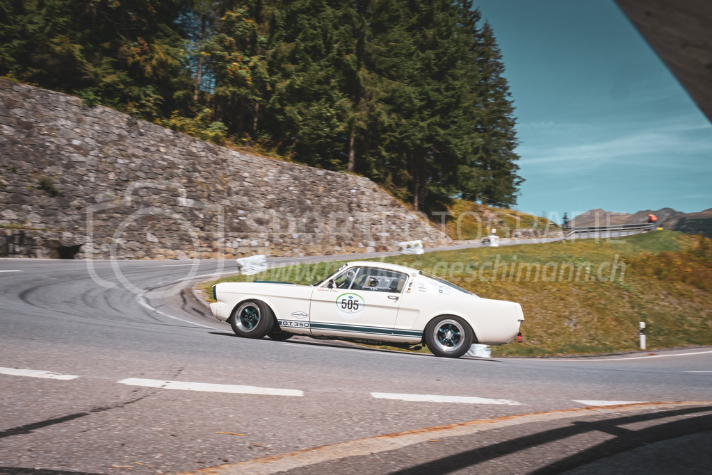21. Arosa ClassicCar 2025 - 6. =September= 2025 | Dieter Lehner aus Kilchberg (SUI) in einem Shelby Mustang GT 350R aus dem Jahre 1965 mit Startnummer 505 am Arosa ClassicCar 2025 in der Kategorie Competition..@arosaclassiccar, @arosa.official, #arosaclassiccar, #arosa, #76curves, #classiccarBild: Sportfotografie Markus Aeschimann | www.markus-aeschimann.ch - Realisiert mit Pictrs.com