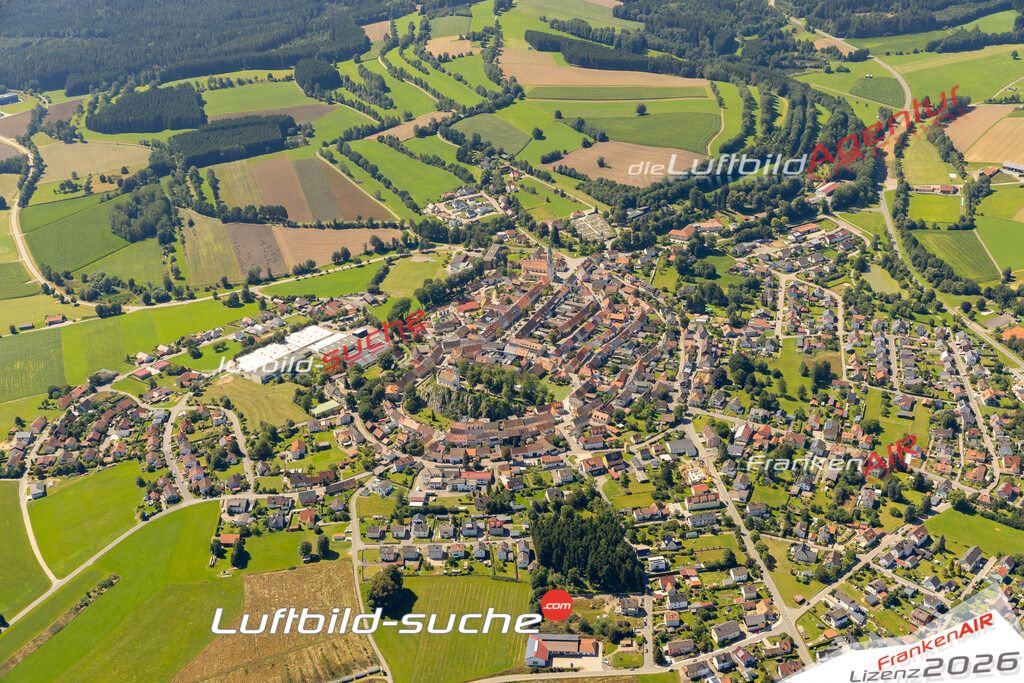 Das Luftbild zeigt : Übersicht Panorama Pleystein - Die Luftaufnahme wurde 2023 vom UL-Flugzeug aus erstellt ( keine Drohne ) - Hochauflösende Luftaufnahme - Für grossformatige Ausdrucke geeignet. Die Geschenkidee !Mit Lizenz und Bildrechte bestellbar