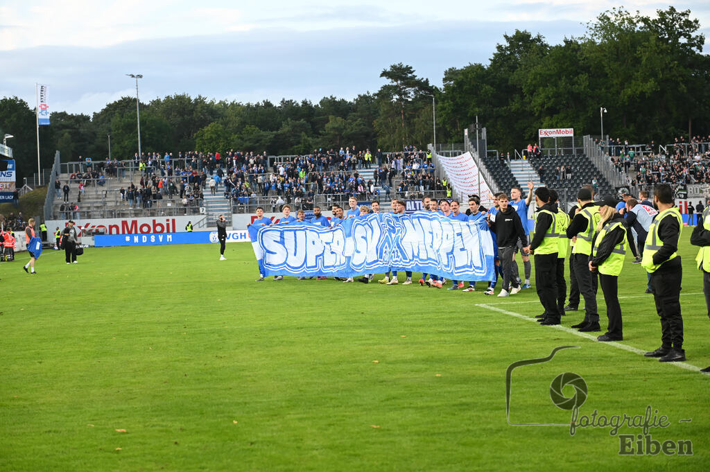 SV Meppen-VfB Lübeck | Herren Regionalliga Nord; SV Meppen (blau)-VfB Lübeck (weiß) am 01.08.2025 in Meppen (Hänsch-Arena), Photo: Philip Eiben 2025 - Realisiert mit Pictrs.com