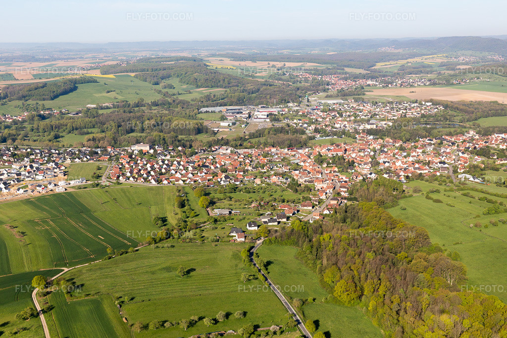 Aerial view: View of the town in Gundershoffen in the state Bas-Rhin, France.Photo: IMG_099397.jpg taken on 04/30/2017 by Werner Riehm/FLY-FOTO.comResolution of the original: 5472 x 3648 px