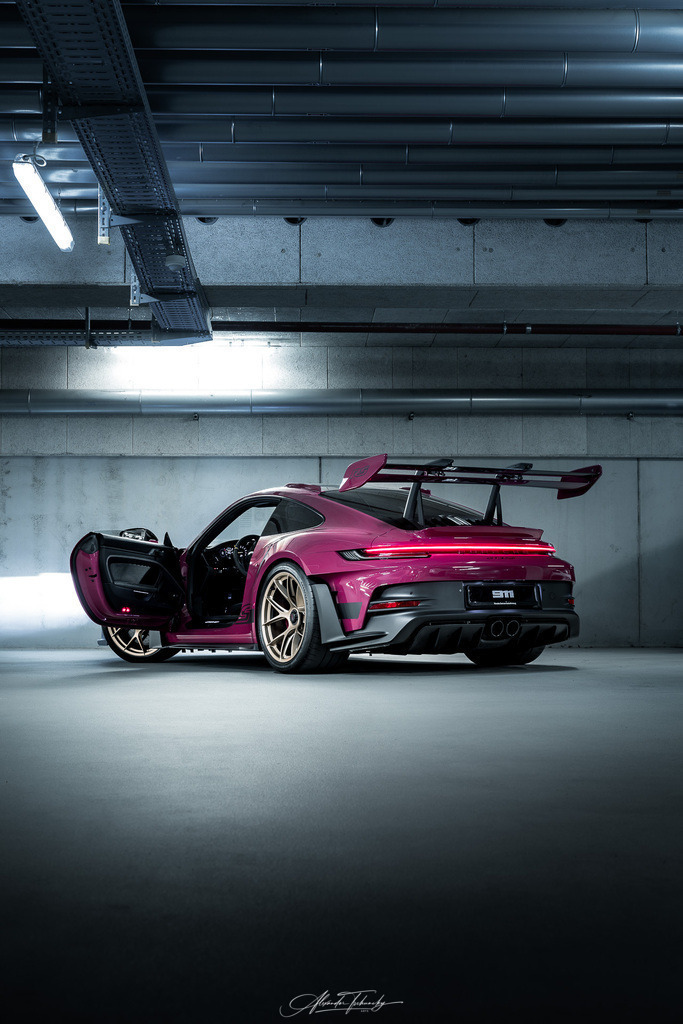 911 GT3 RS Sternrubin Neo | Entdecken Sie die faszinierende Welt von Alexander Tschuncky Arts: Kreative Fotografie, atemberaubende Automobilkunst und hochwertiger Bilderdruck. Lassen Sie sich inspirieren! - Realisiert mit Pictrs.com