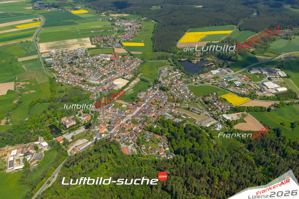 Das Luftbild der Stadt Mitwitz wurde 2022 vom Flugzeug heraus erstellt (keine Drohnen-Aufnahmen) Aufnahmehöhe ca.450 Meter- hohe Bildauflösung und Druck-Qualität. Garantiert!