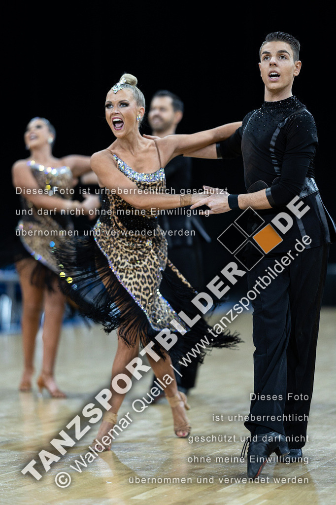 20230226-10370 | Hier finden Sie Tanz Bilder vom Latein und Standard Formationen tanzen. Sportbilder vom Tanzsport. Schöne Fotos und von Weltmeisterschaft, Europameisterschaft, Bundesliga, Regionalliga, Oberliga und Landesliga sowie von GOC Stuttgart, DanceComp, WM Bremen