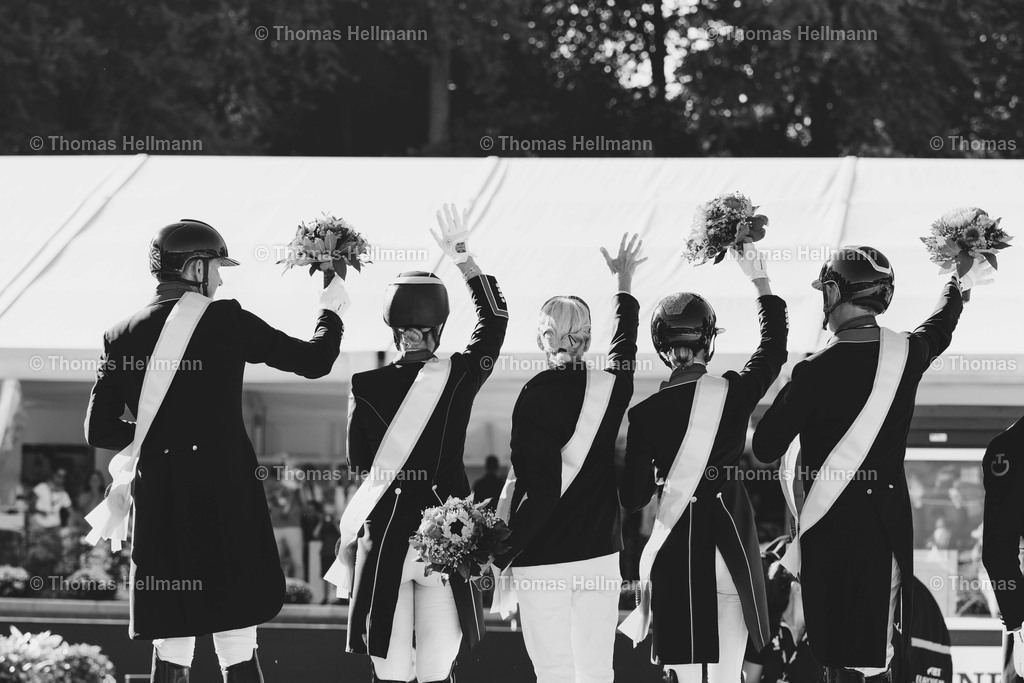 TH_Team GBR_ Carl Hester_ Charlotte Fry_ Gareth Hughes_ Charlotte Dujardin_11579-end | FEI European Championships Riesenbeck 2023 am 07.09.23 in Riesenbeck, Team GBR, Carl Hester, Charlotte Fry, Gareth Hughes, Charlotte Dujardin
