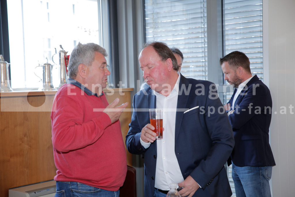 Pressekonferenz mit Karl Hitzenhammer, Mag. Gerhard Engl | Kärntner Fußballverband , Pressekonferenz mit Mag. Thomas Jank, Tamara Krammer, Mag. Martin Mutz, Mag. Gerhard Engl,  KFV Hauptsitz, Klagenfurt , Austria. Photo: Ernst Krawagner - Realisiert mit Pictrs.com