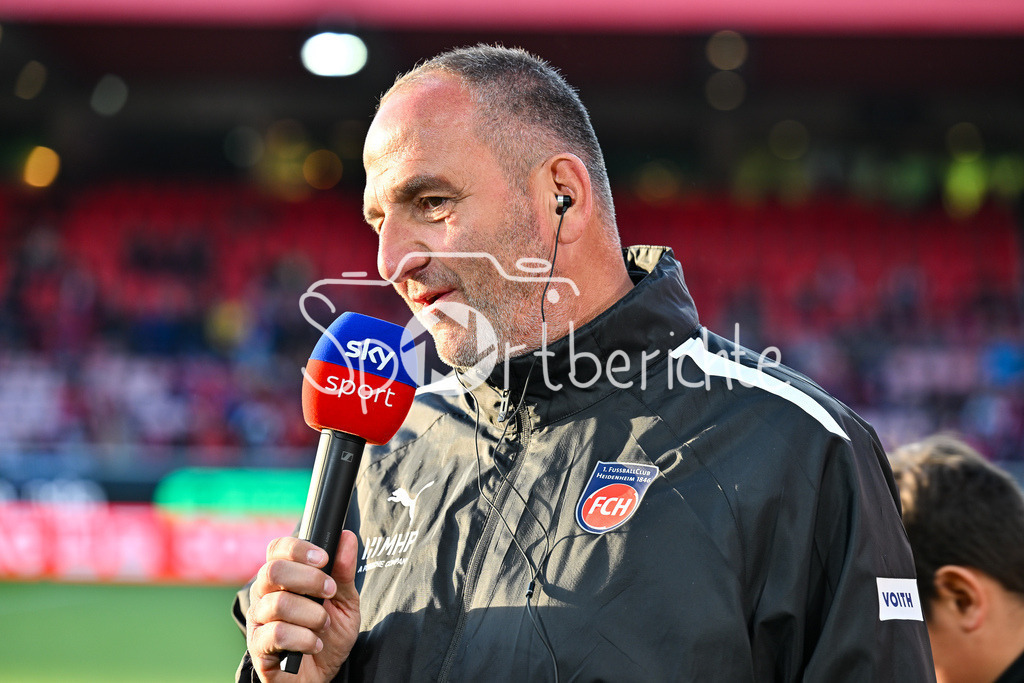 1. FC Heidenheim - SV Elversberg 07 | Im Bild Frank SCHMIDT Trainer 1. FC Heidenheim beim Interview mit SKY / Einzelfoto / Freisteller / Relegation Bundesliga: 1. FC Heidenheim - SV Elversberg 07, Voith-Arena am 22.05.2025 / DFL REGULATIONS PROHIBIT ANY USE OF PHOTOGRAPHS AS IMAGE SEQUENCES AND/OR QUASI-VIDEO / BLD / ZDF