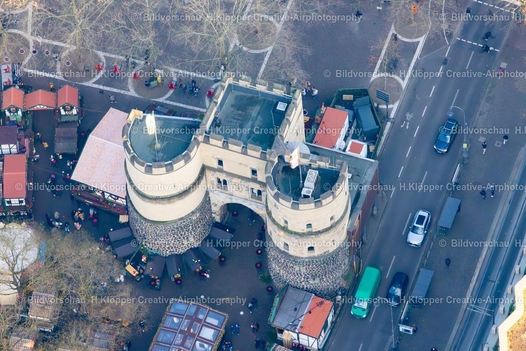 Luftbilder Köln-7942 | Luftbildfotografie Turm- Bauwerk " Hahnentor " Rest der ehemaligen, historischen Stadtmauer am Rudolfplatz in Köln im Bundesland Nordrhein-Westfalen, Deutschland - Realisiert mit Pictrs.com
