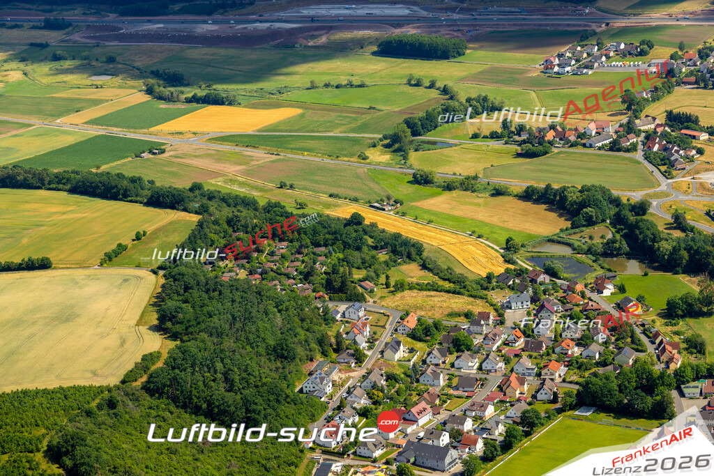 Das Luftbild zeigt : Aschbach Schlüsselfeld - Die Luftaufnahme wurde 2023 vom UL-Flugzeug aus erstellt ( keine Drohne ) - Hochauflösende Luftaufnahme - Für grossformatige Ausdrucke geeignet. Die Geschenkidee !Mit Lizenz und Bildrechte bestellbar