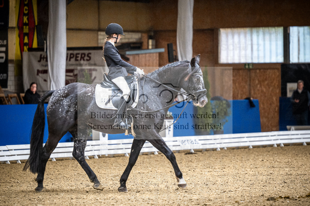 DOS_0424 | Entdecke hochwertige Reitturnierfotos von Foto Oger. Professionell, emotional und authentisch – jetzt Lieblingsmomente im Shop bestellen.Deutschlandweite Turnierfotografie. - Realisiert mit Pictrs.com