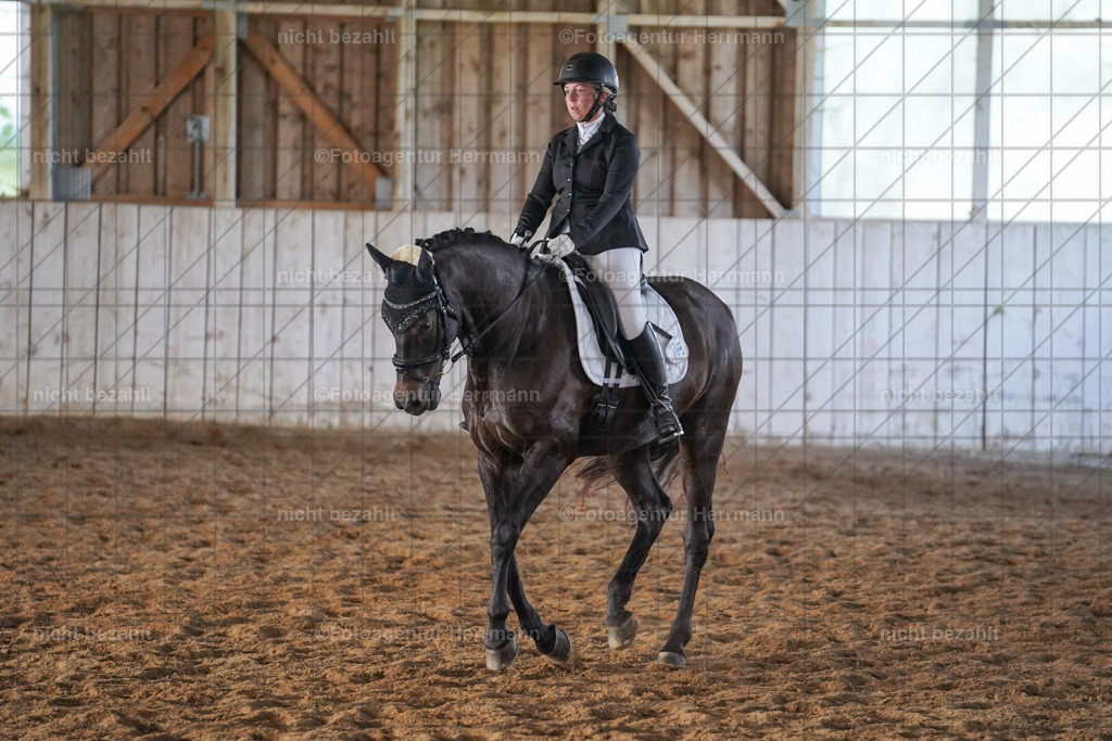 20230917-FAH09907 | Landsberg am Lech, 2023, Kaufbeuren, Kempten, Allgäu, Turnierfotografen Bayern, Fotoagentur Herrmann, Turnierbilder, Reitsport Fotos, Pferdefotograf, Augsburg, Bad Tölz, Dachau, Karlsfeld, Memmingen, Buchloe, Schwabmünchen