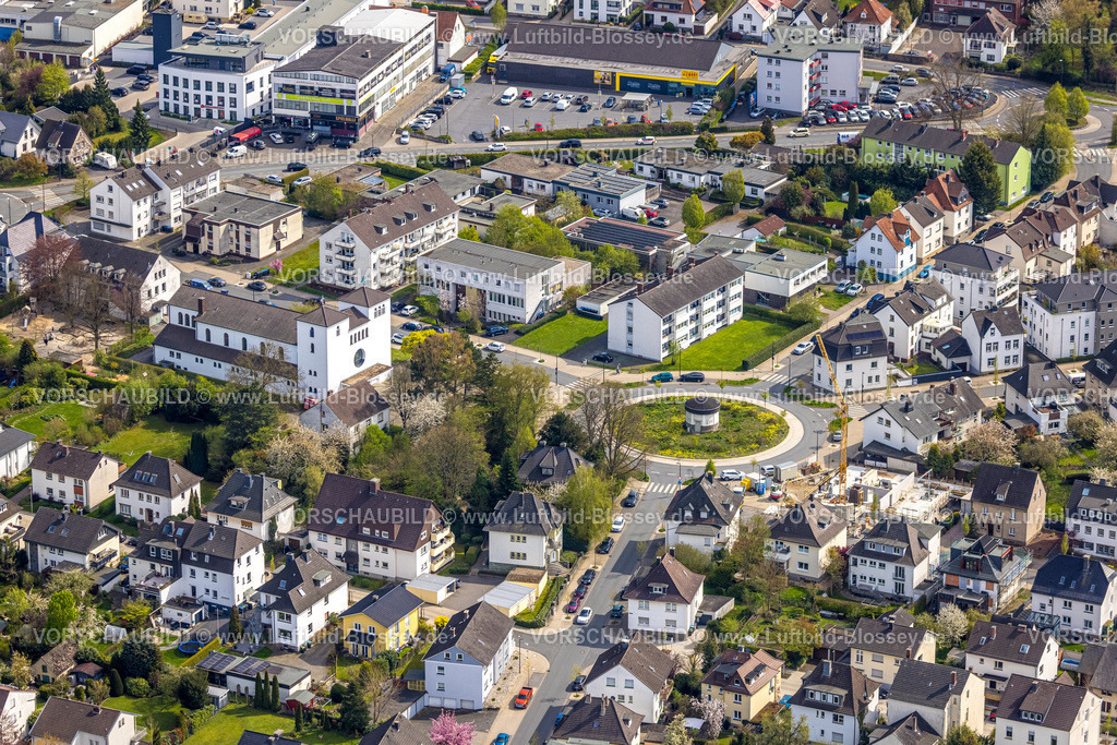 Arnsberg260402829 | Luftbild, Baustelle und Neugestaltung Kreisverkehr Pfarrer-Leo-Reiners-Platz, ehemals Ehmsenplatz, Alter Holzweg, Baustelle Karlstraße,  kath. Kirche St. Michael, Neheim, Arnsberg, Sauerland, Nordrhein-Westfalen, Deutschland