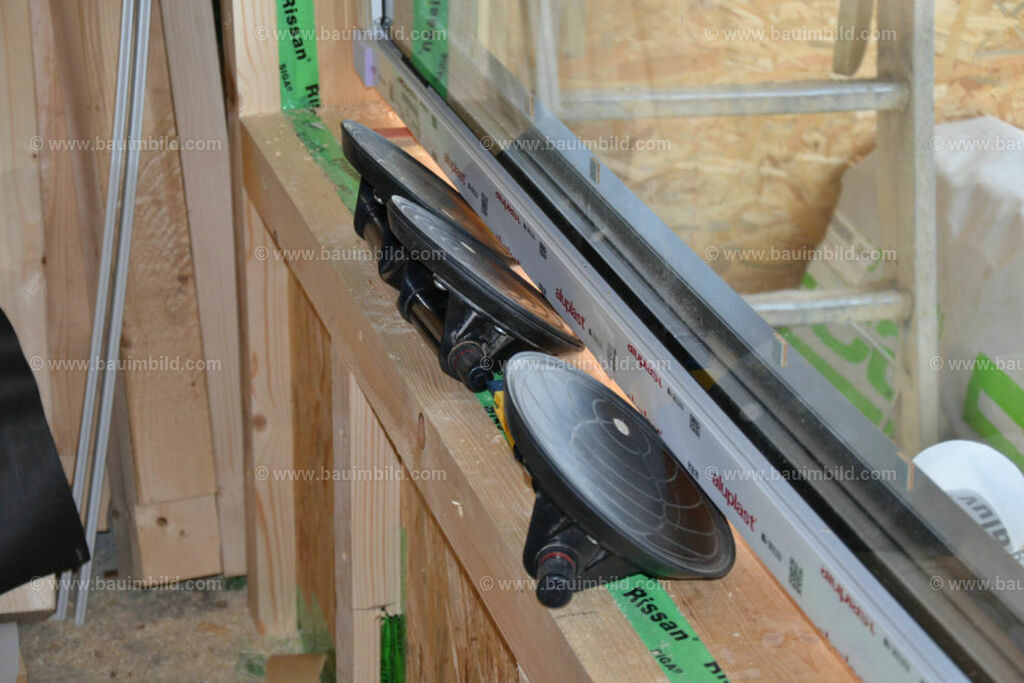 bib-lg14-fenster-0031 | Nach LV-Leistungsgruppen sortierte Detailfotos über den Bau eines Hauses. Alle Hausbau-Bilder direkt vom Urheber und Autor der Website Haus-Selber-Bauen.com