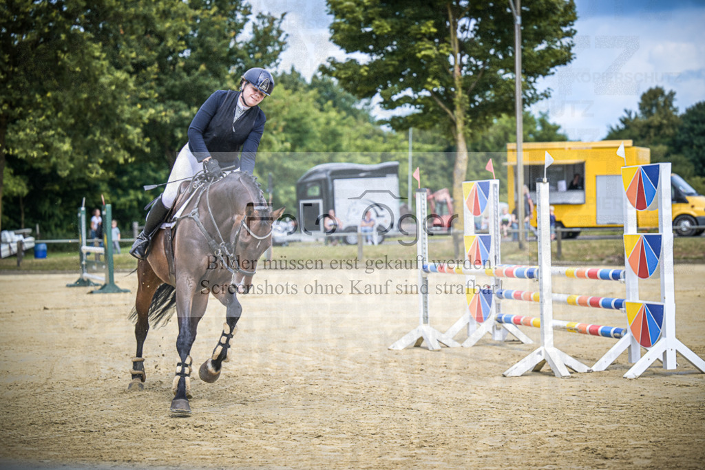 DOS_5485 | Entdecke hochwertige Reitturnierfotos von Foto Oger. Professionell, emotional und authentisch – jetzt Lieblingsmomente im Shop bestellen.Deutschlandweite Turnierfotografie. - Realisiert mit Pictrs.com