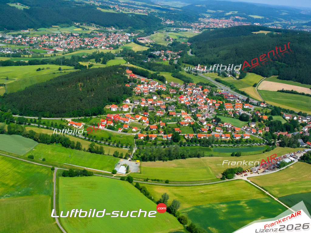 Die Luftaufnahme Thonberg - Weissenbrunn wurde vom UL-Flugzeug (keine Drohne) aus fotografiert.Hohe Druck- Auflösung-die Geschenkidee!