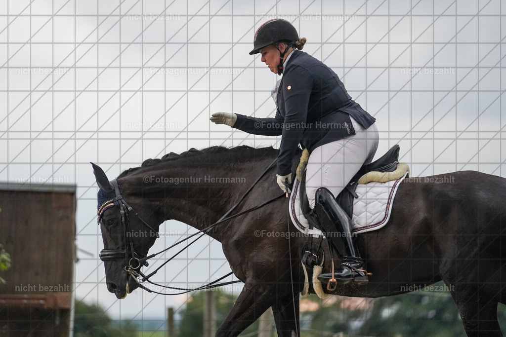 20230826-FAH06377 | Forstinning, 2023, Dressurturnier, Turniersportbilder, Turnierfotografen Bayern, Fotoagentur Herrmann, Reitsportfotografie, Turnierbilder