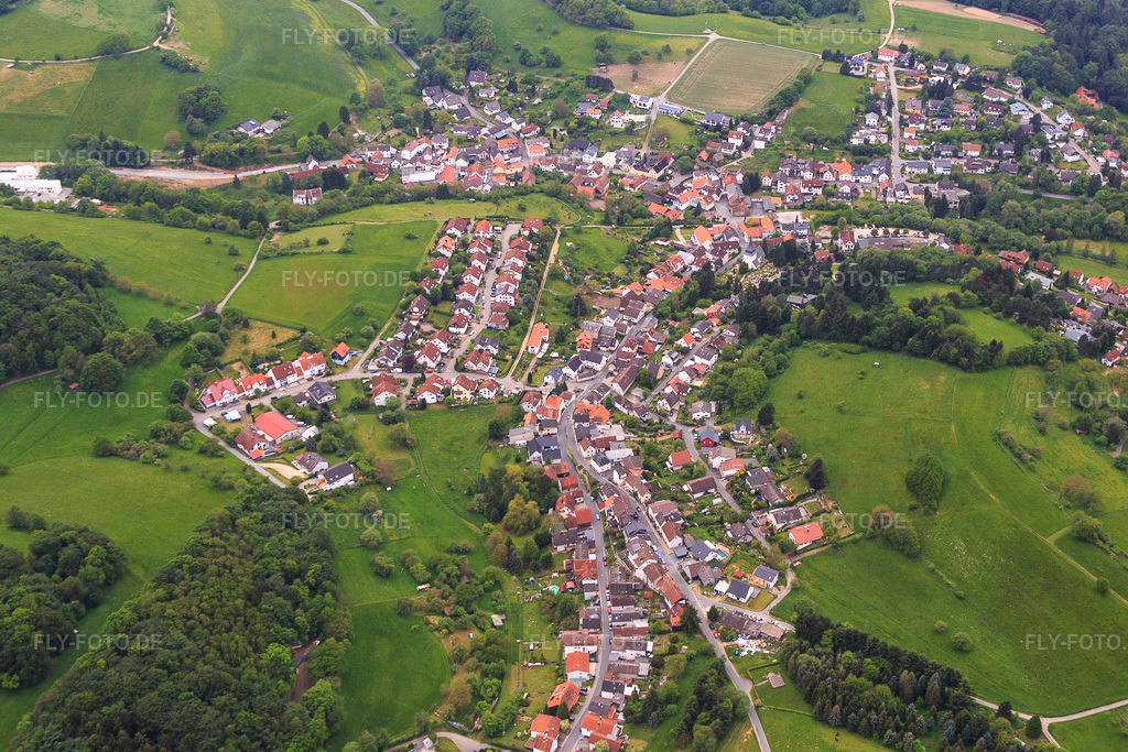 Luftbild: Ortsansicht aus Norden im Ortsteil Ober-Beerbach in Seeheim-Jugenheim im Bundesland Hessen in Deutschland. Foto: IMG_088922.jpg vom 20.05.2016 durch Werner Riehm/FLY-FOTO.de