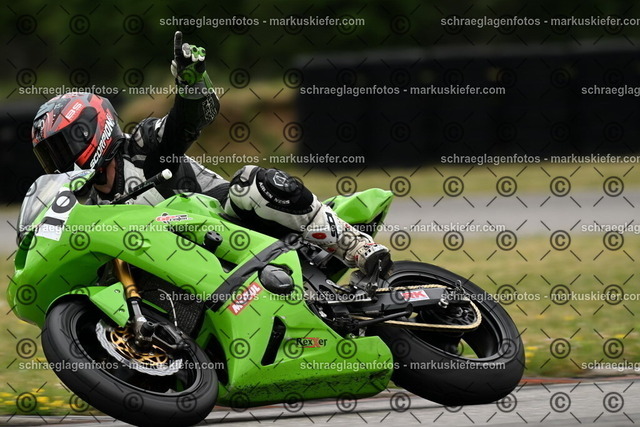 25bt02-1576 | markuskiefer.com - Realisiert mit Pictrs.com