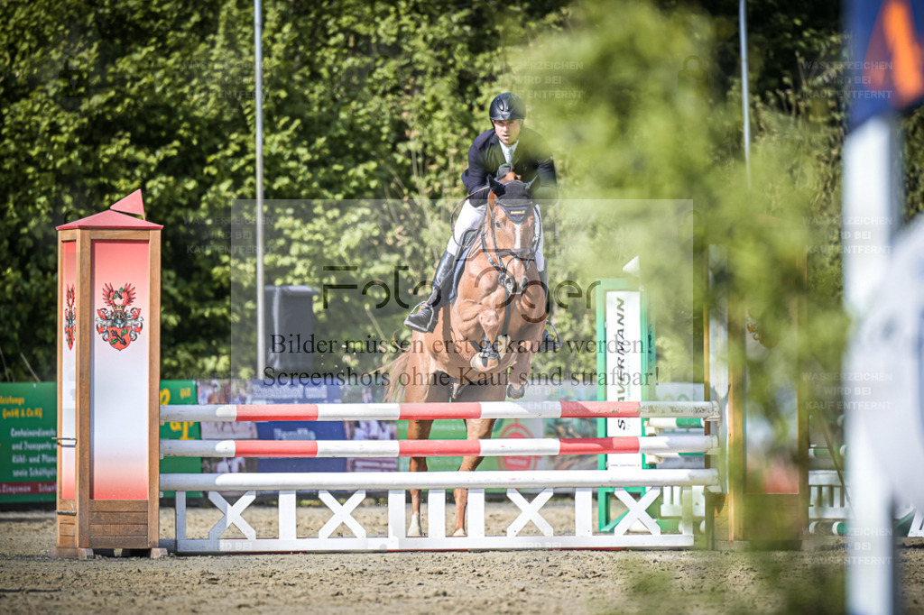 DOS_7973 | Entdecke hochwertige Reitturnierfotos von Foto Oger. Professionell, emotional und authentisch – jetzt Lieblingsmomente im Shop bestellen. - Realisiert mit Pictrs.com