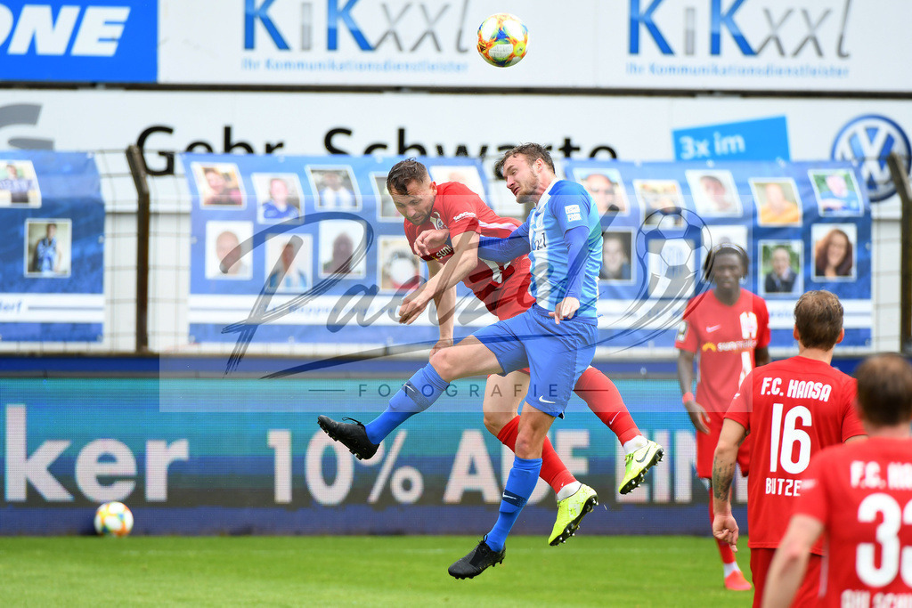 SVMFCH20200606_0038 | Fussball, Herren: John Verhoek (FC Hansa Rostock) und Florian Egerer (SV Meppen) im Zweikampf bei dem Spiel der 3. Liga zwischen SV Meppen und FC Hansa Rostock in der Haensch-Arena am 06.06.2020 in Meppen, Deutschland.DFB / DFL REGULATIONS PROHIBIT ANY USE OF PHOTOGRAPHS AS IMAGE SEQUENCES AND/OR QUASI-VIDEO. - Realisiert mit Pictrs.com