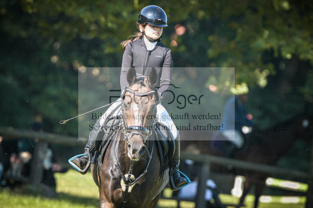 DOS_0793 | Entdecke hochwertige Reitturnierfotos von Foto Oger. Professionell, emotional und authentisch – jetzt Lieblingsmomente im Shop bestellen.Deutschlandweite Turnierfotografie. - Realisiert mit Pictrs.com