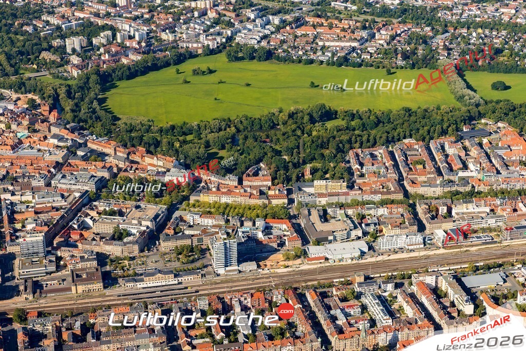 Schrägluftbild  Altstadt  Fürth - Das Luftbild wurde 2025 vom UL-Flugzeug heraus erstellt ( keine Drohne ) - Hochauflösende Luftaufnahme -Nicht vergleichbar mit Google Maps oder Satelittenbilder- Die Geschenkidee !Mit Lizenz und Bildrechte bestellbar