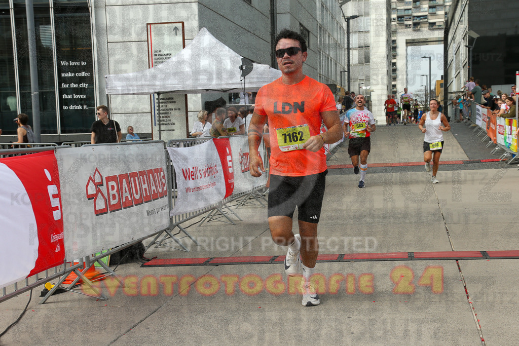 250920_1522_EX1_9168 | Sportfotografie im Rhein-Sieg Kreis, Köln, Bonn, NRW, Rheinland Pfalz, Hessen, etc. Unser Tätigkeitsfeld umfasst den Laufsport vom Volkslauf über den Marathon, Duathlon, Triathon bis zum Ultralauf wie Kölnpfad Ultra oder Schindertrail.