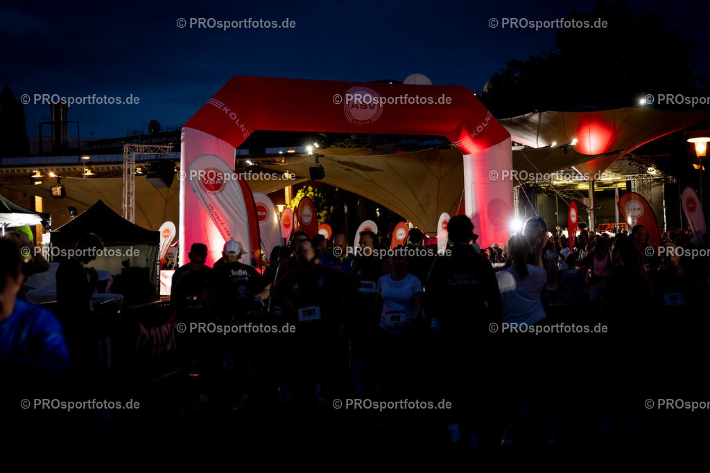 22. ASV Nachtlauf; Koeln, 28.05.25 | Impressionen vom 22. ASV Nachtlauf am 28.05.25 am Tanzbrunnen in Koeln. Foto: BEAUTIFUL SPORTS/Axel Kohring