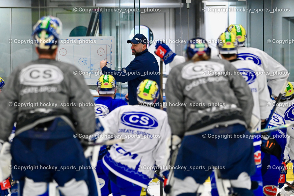 Eistrainig EC VSV mit Headcoach Pierre Allard | Eistrainig EC VSV mit Headcoach Pierre Allard, 1. Eistrainig EC VSV mit Headcoach Pierre Allard am 02.12.2025 in Villach (Stadthalle Villach), Austria, (Photo by Bernd Stefan)