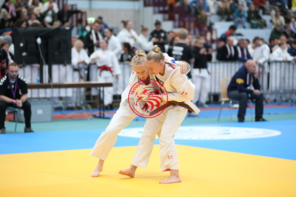 AT3Y0325 | Fotos vom Adler Cup - Pictures from Adler Cup

Hier findet Ihr alle Eindrücke und großen Momente der Adler Cup Wochenenden. Here you will find all impressions and great moments of the Adler Cup weekends. - Realisiert mit Pictrs.com