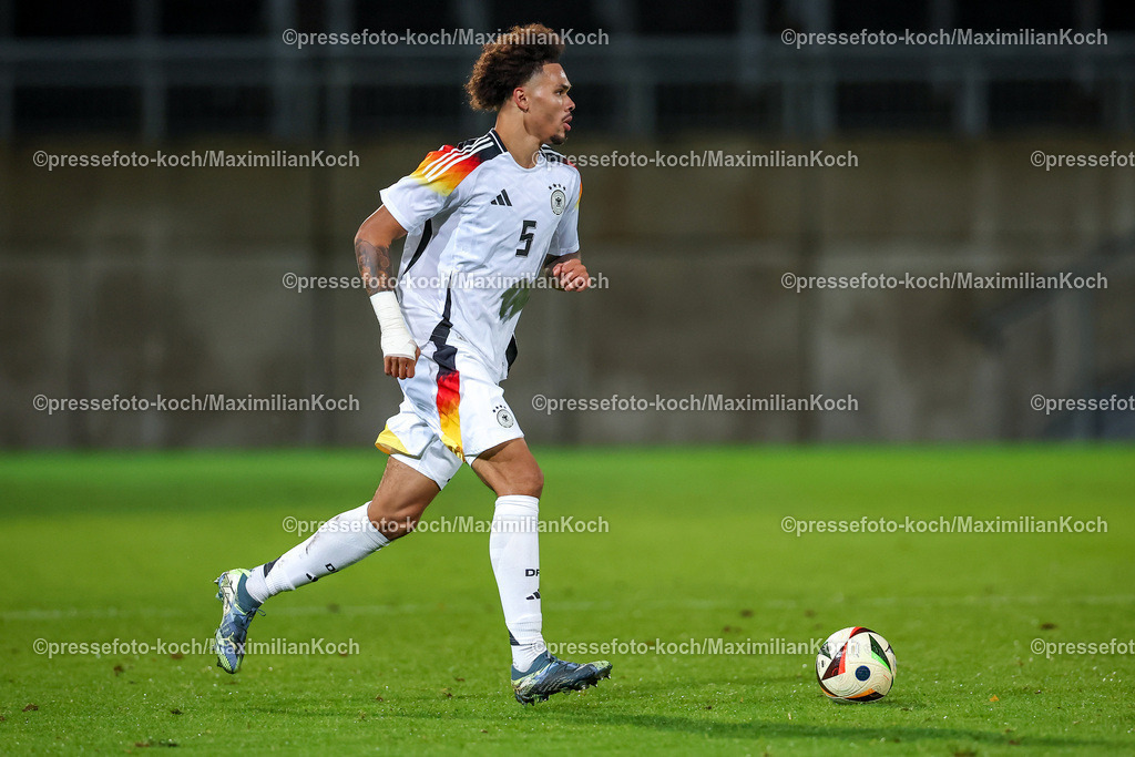 WUP14102402160 | 14.10.2024, Fußball, U20 Länderspiel Deutschland - Ghana, Stadion am Zoo, Wuppertal, Saison 2024 2025: Pharrel Nnamdi Collins (GER #5)
