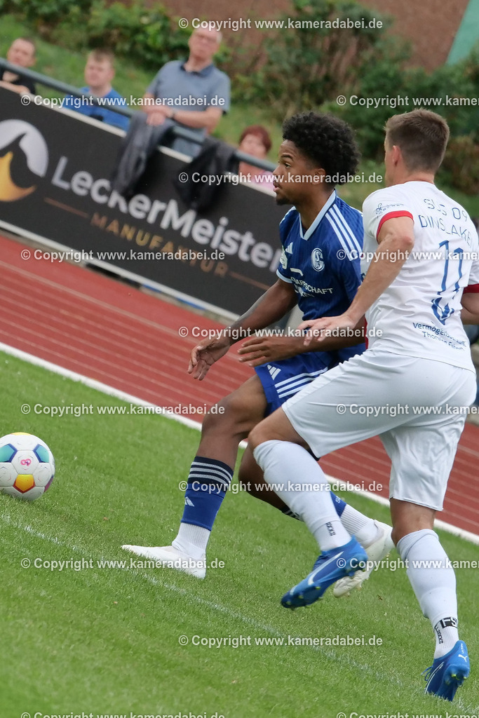 Fußball : Testspiel : SuS 09 Dinslaken - Schalke 04 U 19 am 25.07.2024 | Foto : Jochen Emde / www.kameradabei.de - Realisiert mit Pictrs.com